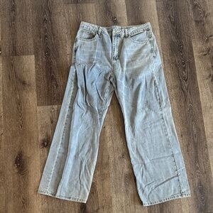 Light Wash Straight Leg Jeans